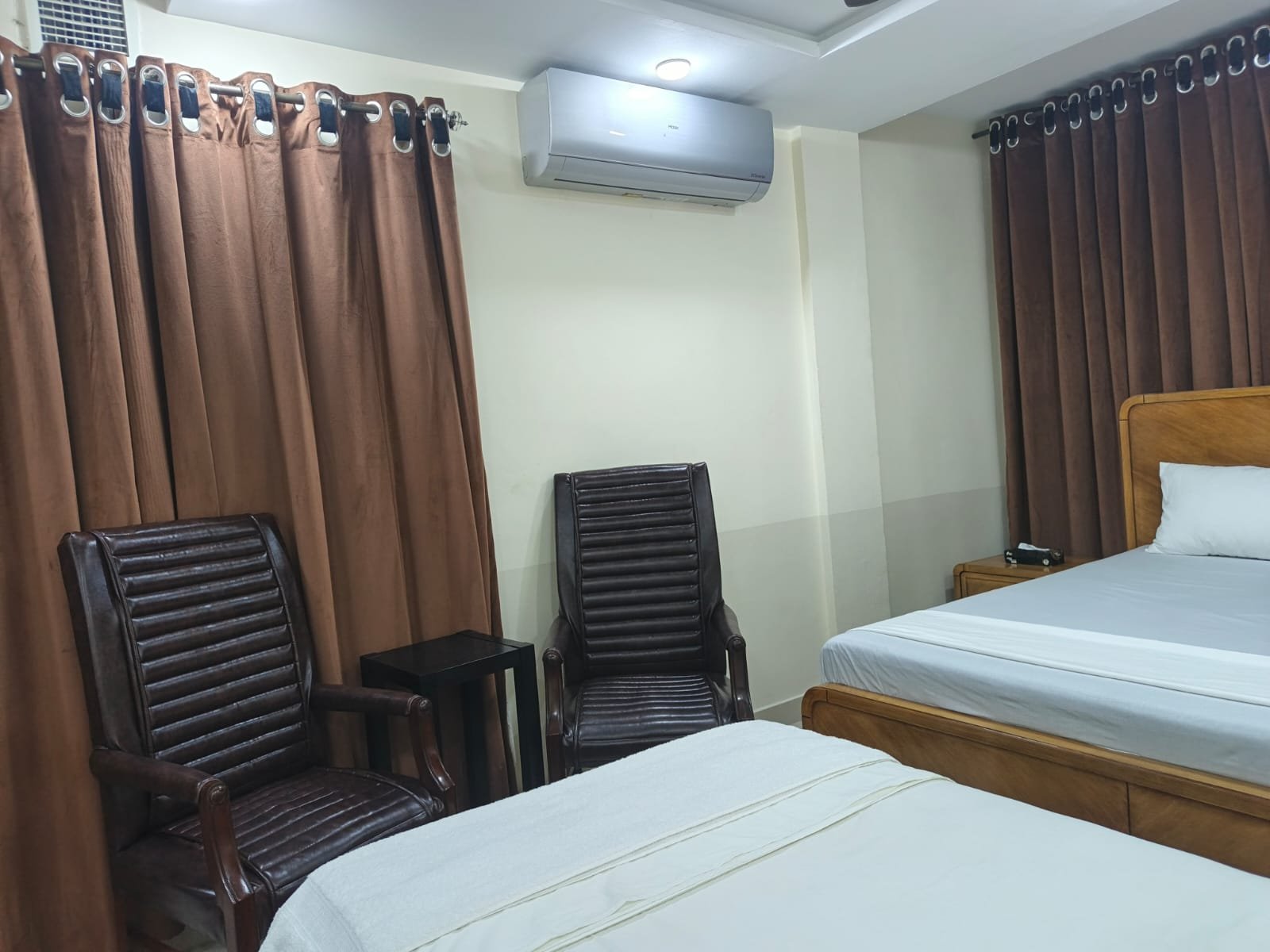 Quad Standard Room or four person room (1)