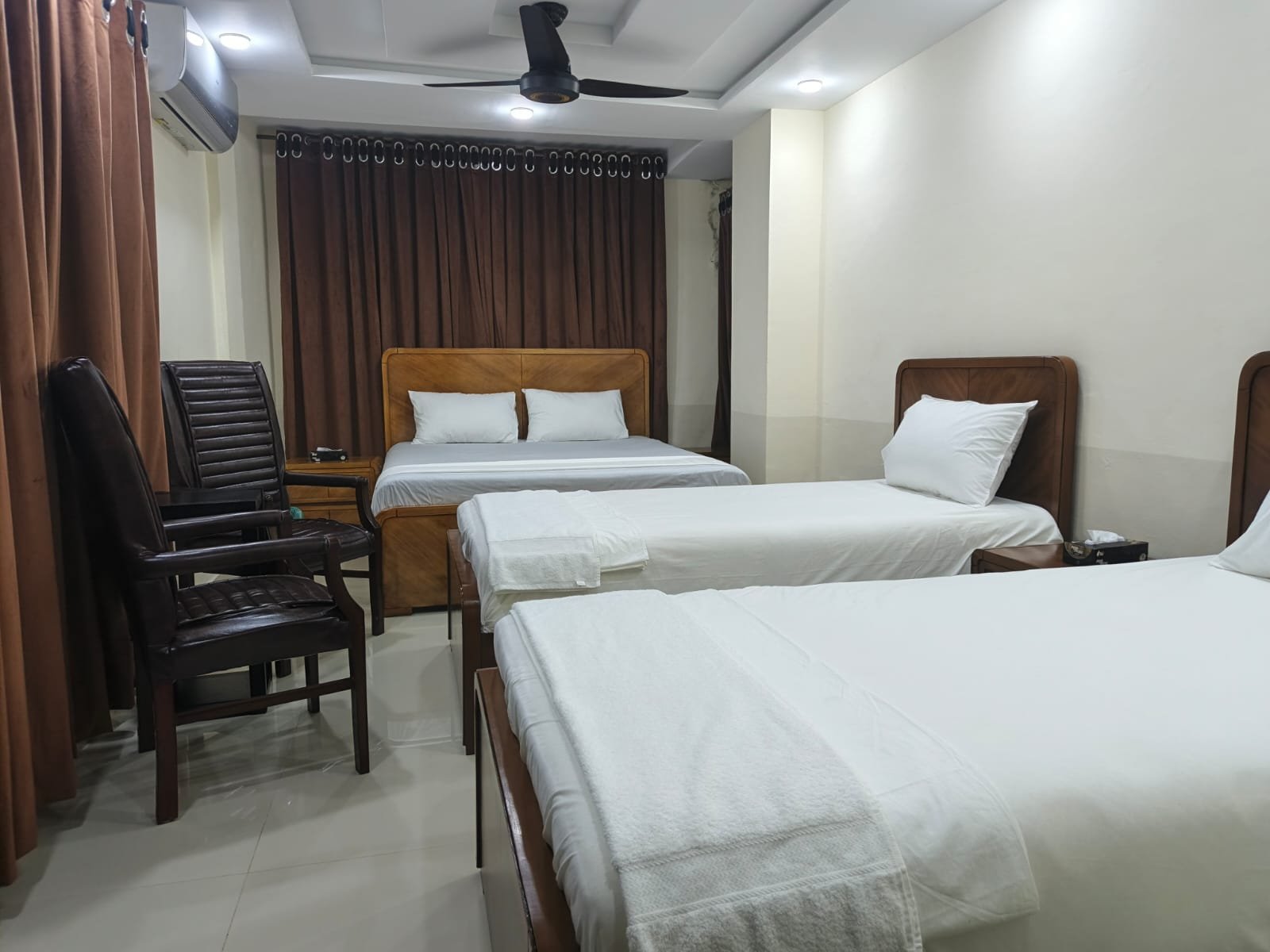 Quad Standard Room or four person room (5)