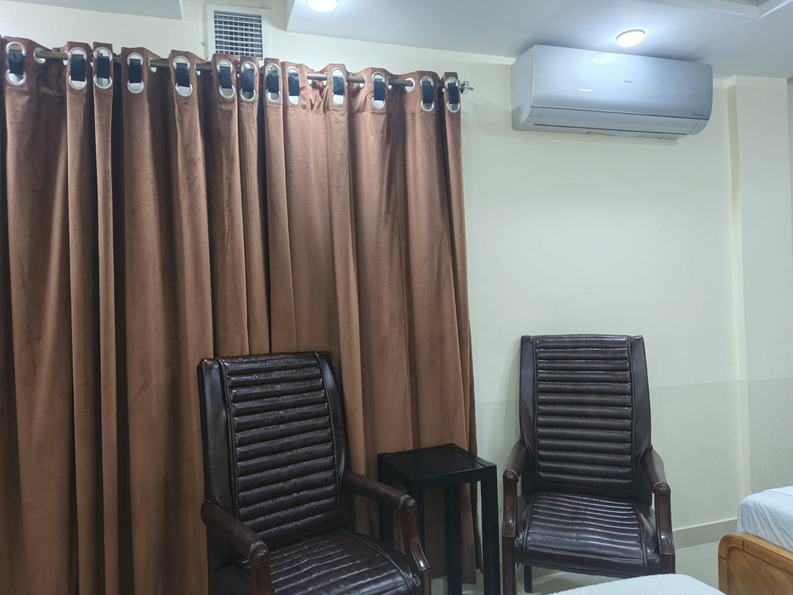 Quad Standard Room or four person room (6)