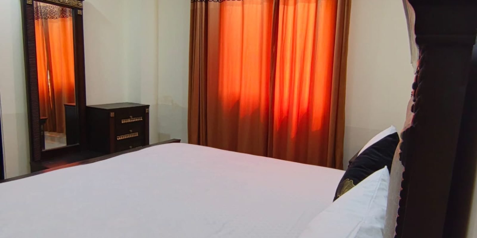 Double Bedroom (2)