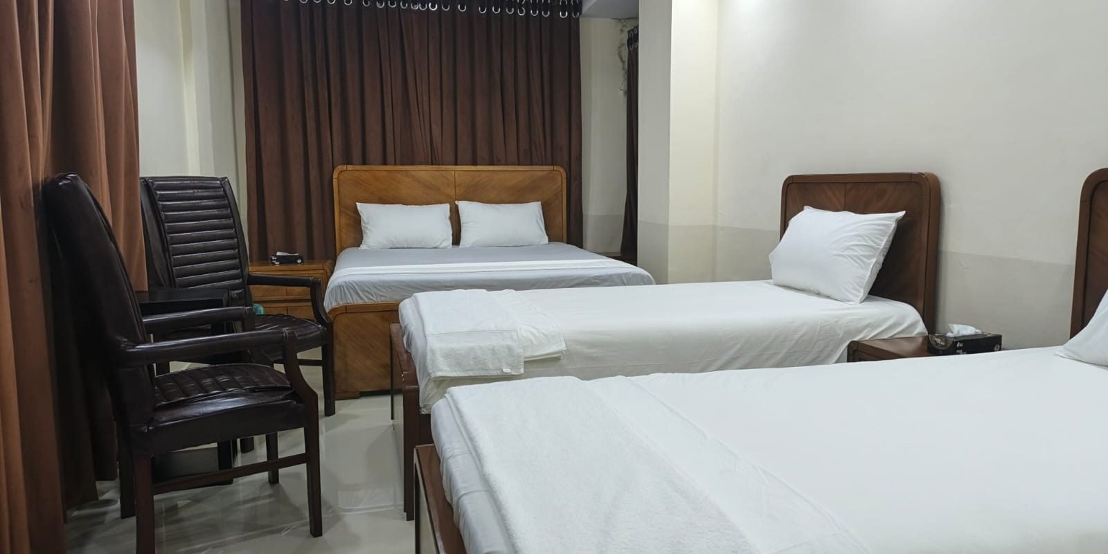 Quad Standard Room or four person room (5)