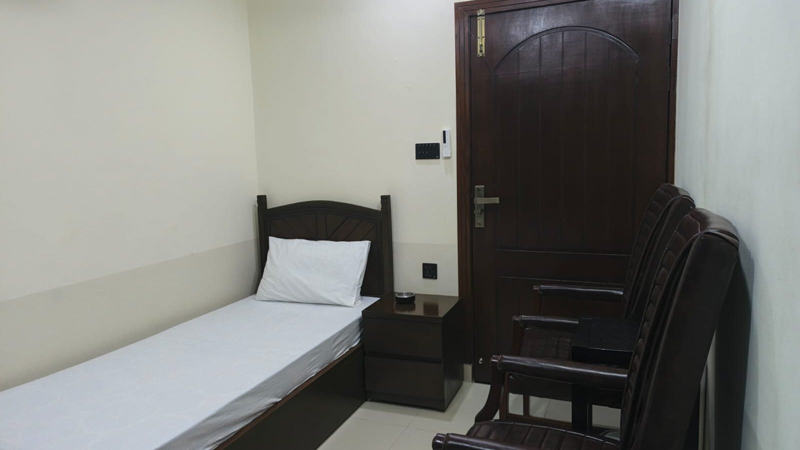 Single Room (3)