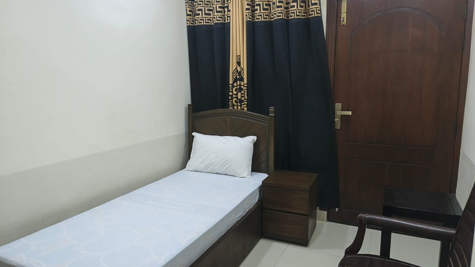 Single Room (5)